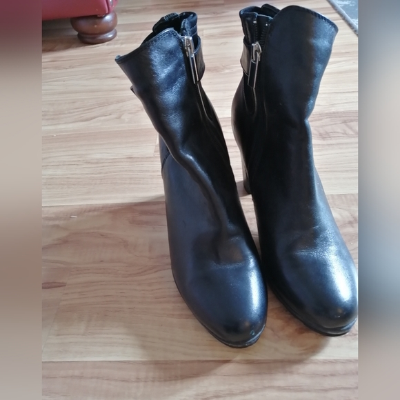 ARTICA Heeled Booties Blackk leather size 8 - Picture 2 of 4